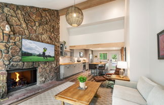 Photo 1 - Eagle Vail 4BR Townhouse on Golf Course