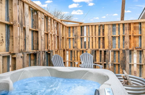 Photo 1 - Coco Casita Hot Tub - 4 Miles to Downtown Fred