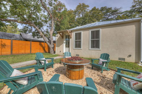 Photo 28 - Historic Cottage With Fire Pit - 2 Blks to Main