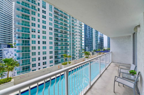 Foto 40 - Pool view from Exclusive Brickell Condo