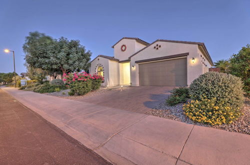 Foto 17 - Modern Azure Home w/ Beautiful Patio, Pool & Spa