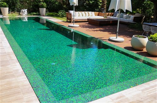 Foto 80 - Luxurious Coastal Villa with Pool