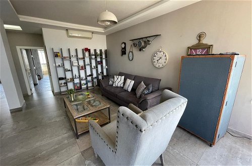 Foto 16 - Charming 2-bed Apartment in Dbayeh Near Le Mall