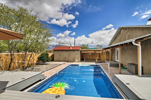 Photo 10 - Luxury Albuquerque Home w/ Pool, Deck, + Hot Tub