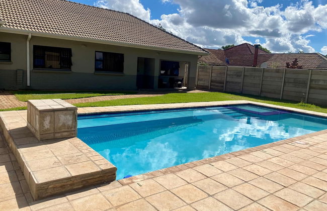A Pristine B B Located in the Peaceful Suburb of Belvedere Harare - 2007 - Photo 14