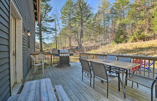 Foto 3 - Exquisite Cabin w/ Deck & Fire Pit, 10 Mi to Lake