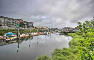 Photo 2 - House w/ Hot Tub & Deck - Walk to Seaside Beach