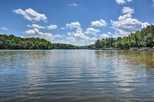 Photo 5 - Charming Lake Hartwell Retreat w/ Boat Dock