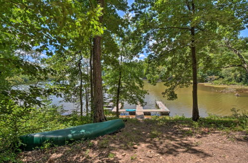 Photo 13 - Charming Lake Hartwell Retreat w/ Boat Dock