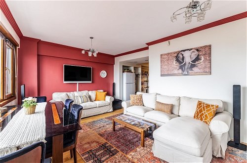 Photo 2 - Magnificent Flat With Sea View in Kadikoy