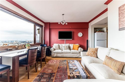 Photo 4 - Magnificent Flat With Sea View in Kadikoy