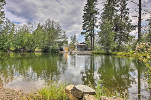 Foto 3 - Wilderness Glamping: Eureka Tiny Home w/ Hot Tub