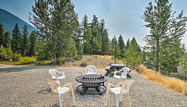 Photo 1 - Wilderness Glamping: Eureka Tiny Home w/ Hot Tub