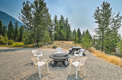 Photo 1 - Wilderness Glamping: Eureka Tiny Home w/ Hot Tub