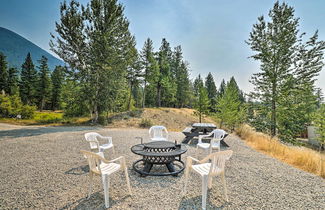 Photo 1 - Wilderness Glamping: Eureka Tiny Home w/ Hot Tub