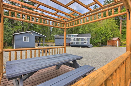 Photo 5 - Wilderness Glamping: Eureka Tiny Home w/ Hot Tub