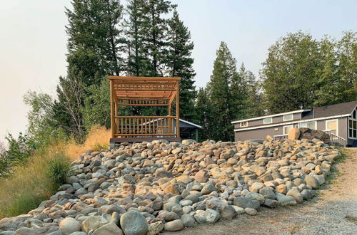 Photo 34 - Wilderness Glamping: Eureka Tiny Home w/ Hot Tub