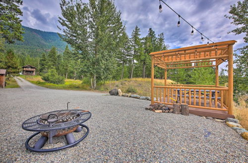 Photo 20 - Wilderness Glamping: Eureka Tiny Home w/ Hot Tub