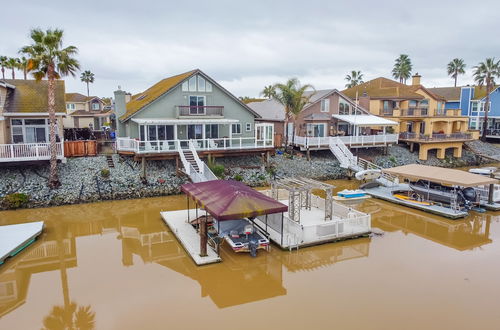 Photo 2 - Discovery Bay Vacation Rental With Private Dock