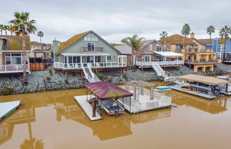 Photo 2 - Discovery Bay Vacation Rental With Private Dock