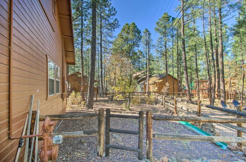 Photo 6 - Bright Pinetop Cabin w/ Porch Near Show Low Lake