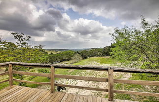 Foto 3 - Rural Texas Escape on 10 Acres w/ Deck & Sunroom