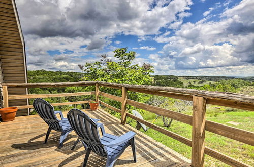 Foto 1 - Rural Texas Escape on 10 Acres w/ Deck & Sunroom