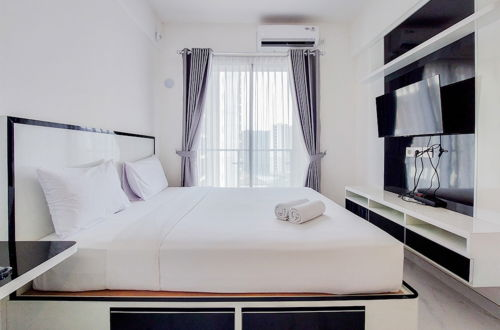 Foto 3 - Fancy And Nice Studio At 20Th Floor Sky House Bsd Apartment