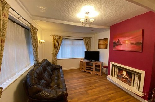 Photo 12 - Quiet Secluded two Bedroom Bungalow With Parking