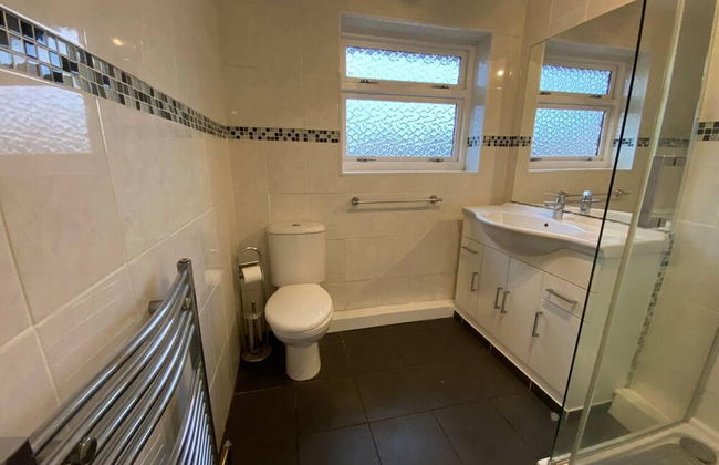 Quiet Secluded two Bedroom Bungalow With Parking - Foto 15