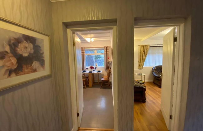 Quiet Secluded two Bedroom Bungalow With Parking - Foto 19