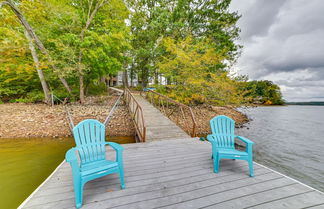 Foto 1 - Family-friendly Lake Escape w/ Deep Water Dock