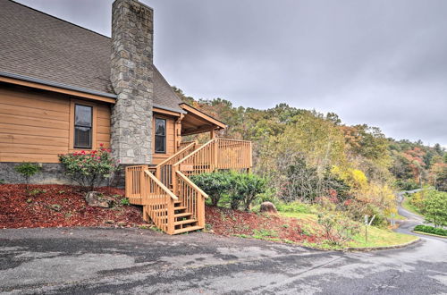 Photo 7 - Homey Sevierville Cabin w/ Deck Near Pigeon Forge