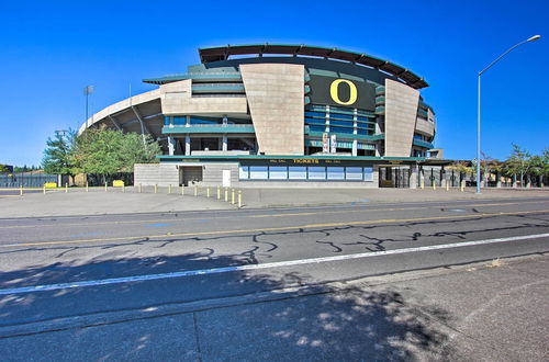 Photo 14 - Pet-friendly Home W/grill, 2 Mi to Autzen Stadium