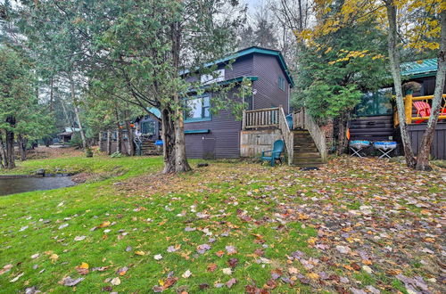 Foto 16 - Pet-friendly Adirondack Cabin w/ On-site Lake