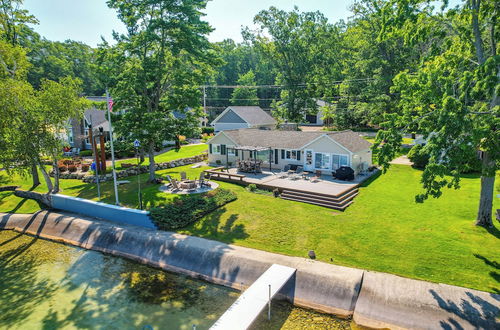 Photo 17 - Higgins Lake House & Bunkhouse With Private Dock