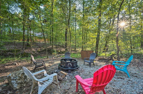 Photo 4 - Creekside Cabin With Deck, Hot Tub & Fire Pit