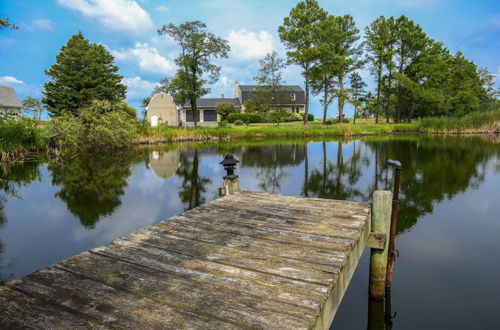 Foto 11 - Bayfront Gem w/ Amazing Water Views + Pond