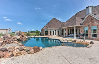 Photo 1 - Chic Ranch Villa < 5 Mi to Lake Ray Roberts