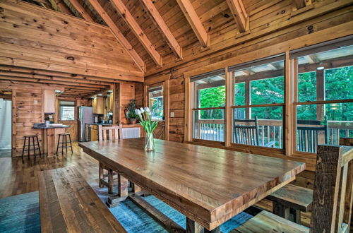 Foto 4 - Family-friendly Gatlinburg Cabin w/ Pool Access