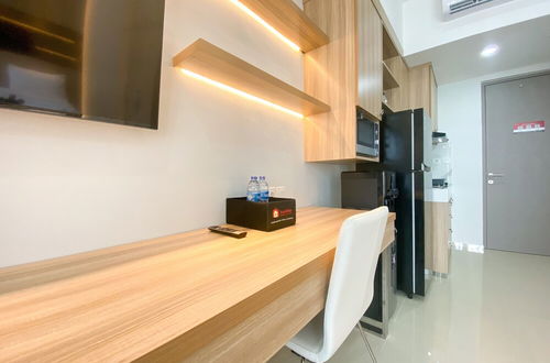 Photo 2 - Good Deal And Elegant Studio Vasanta Innopark Apartment