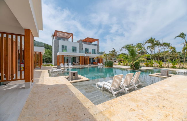 Ocean One Roatan - Photo 2