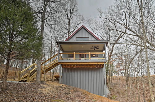 Photo 9 - Cozy East Bernstadt Cabin w/ Porch + Fishing Lake