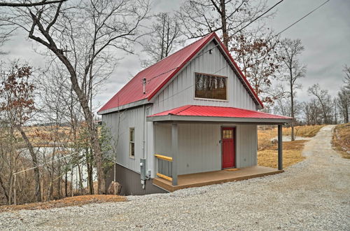 Foto 26 - Cozy East Bernstadt Cabin w/ Porch + Fishing Lake