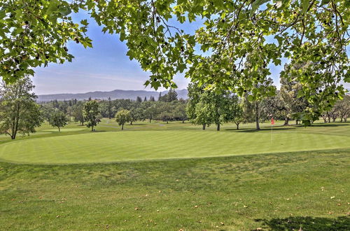 Foto 6 - Sunny Escape on Golf Course w/ Patio Near Wineries