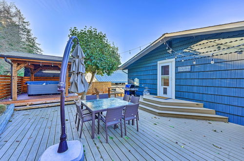 Photo 2 - Mckees Beach House w/ Ocean Views, Hot Tub