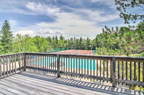 Photo 35 - Bright Bromley Mountain Condo With 2 Balconies