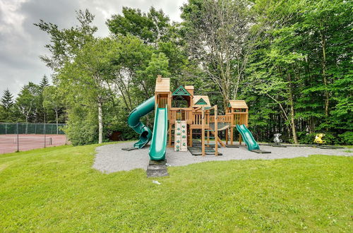 Photo 39 - Bright Bromley Mountain Condo With 2 Balconies