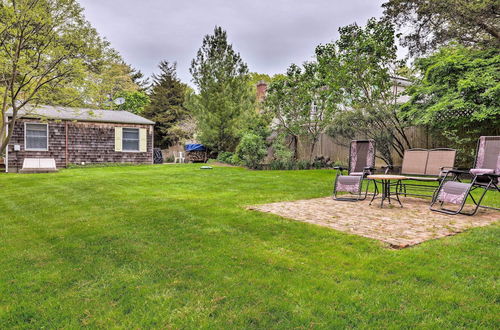 Photo 21 - Cute East Hampton Cottage w/ Patio - Walk to Beach