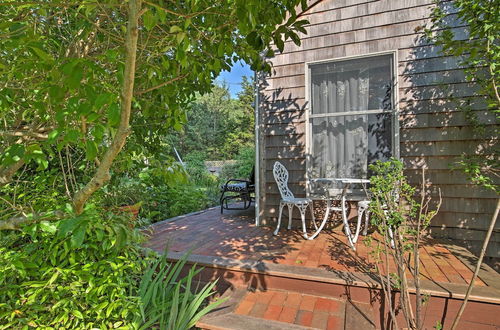 Photo 10 - Cute East Hampton Cottage w/ Patio - Walk to Beach